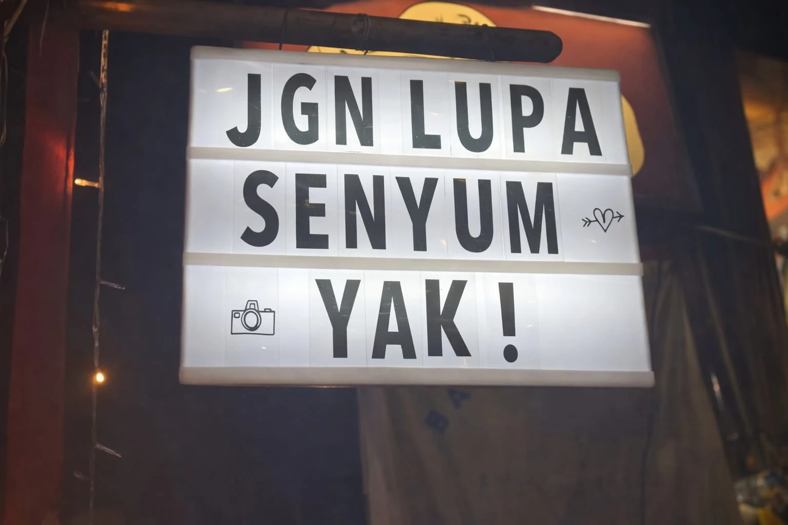 SENYUM YAK